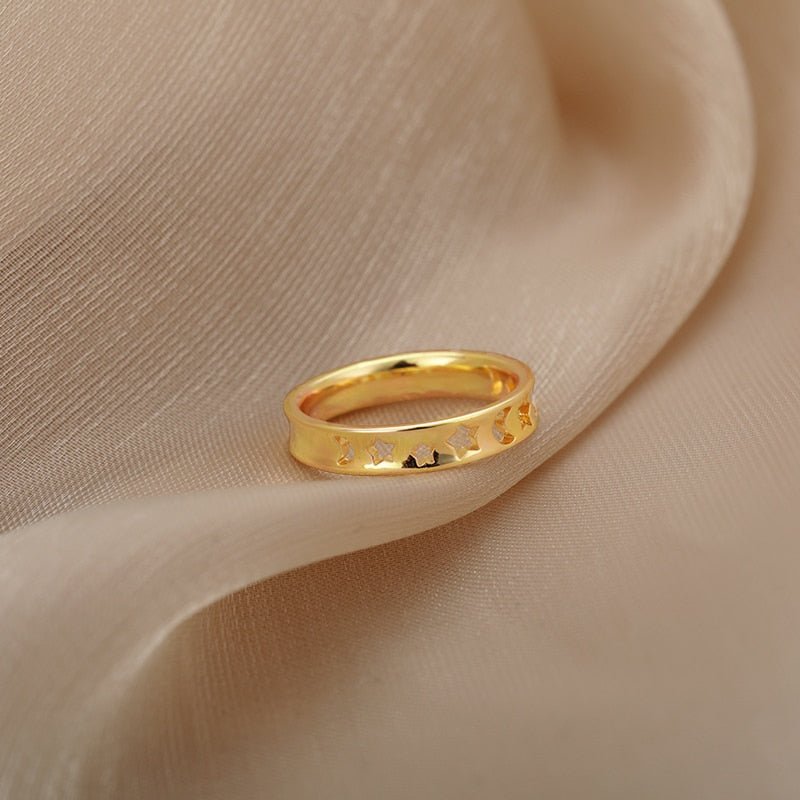 Hollow Star And Moon Ring - Elementsofthewitch