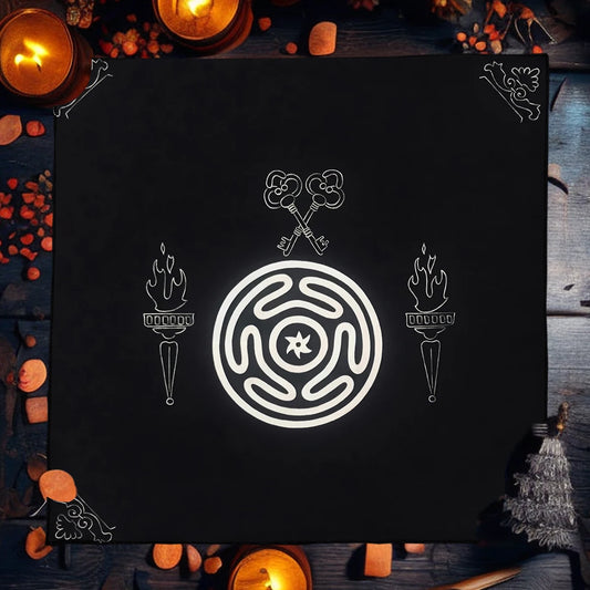 Hecate Goddess Cloth - Elementsofthewitch