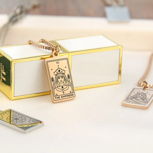 Personalized Tarot Card Necklace - Elementsofthewitch