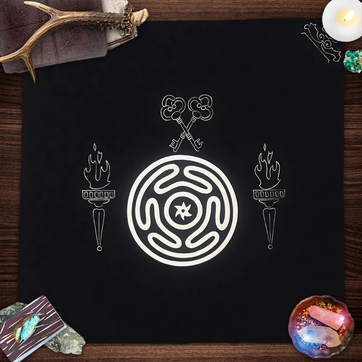 Hecate Goddess Cloth - Elementsofthewitch