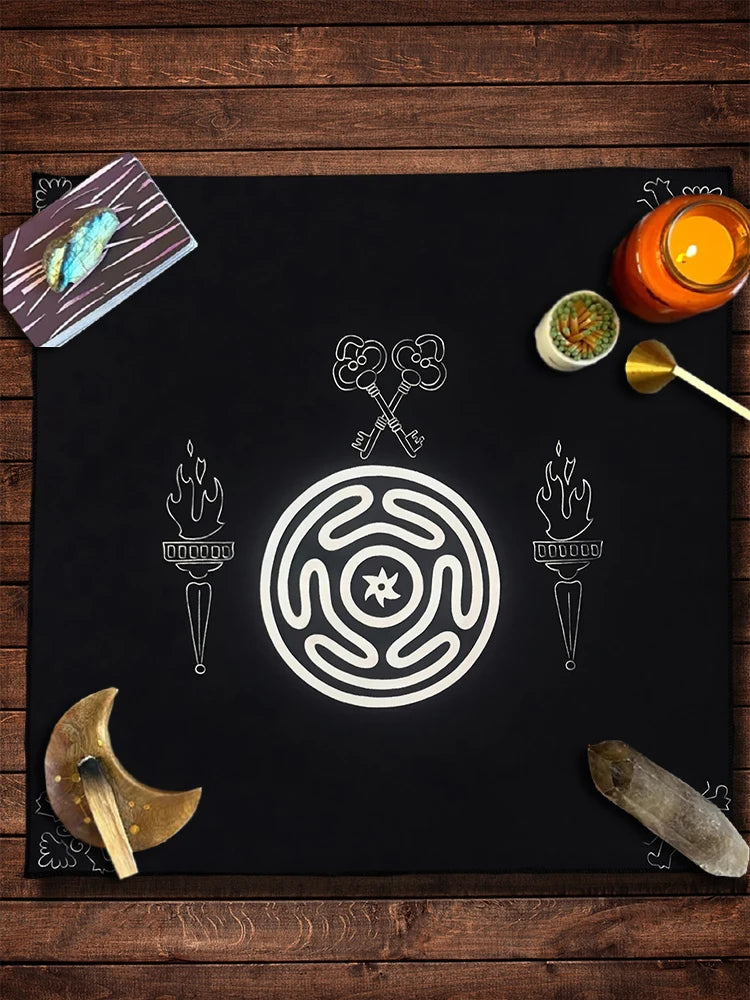 Hecate Goddess Cloth - Elementsofthewitch