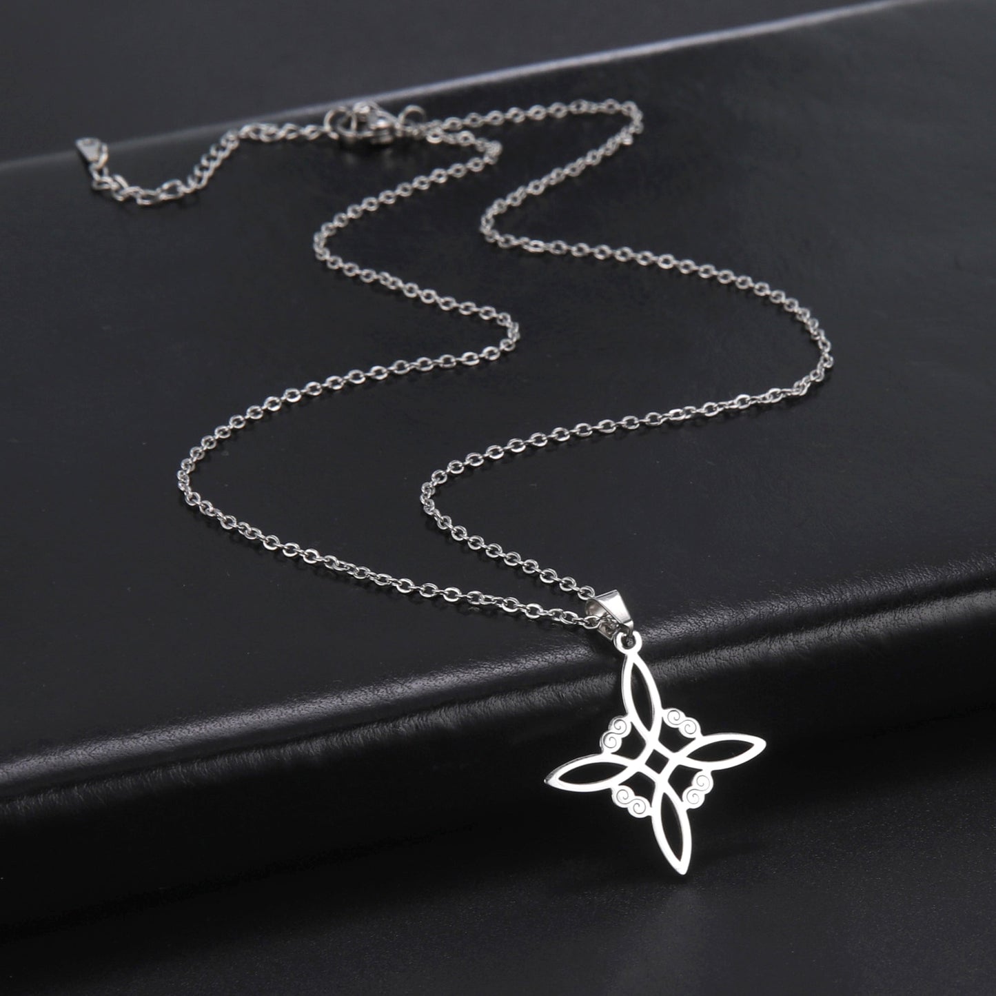Witch Knot Necklace - Elementsofthewitch
