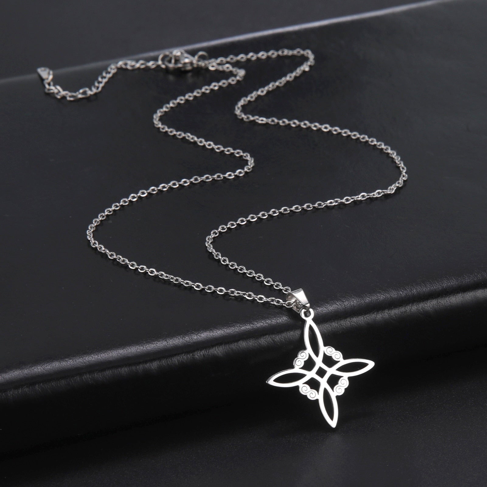Witch Knot Necklace - Elementsofthewitch
