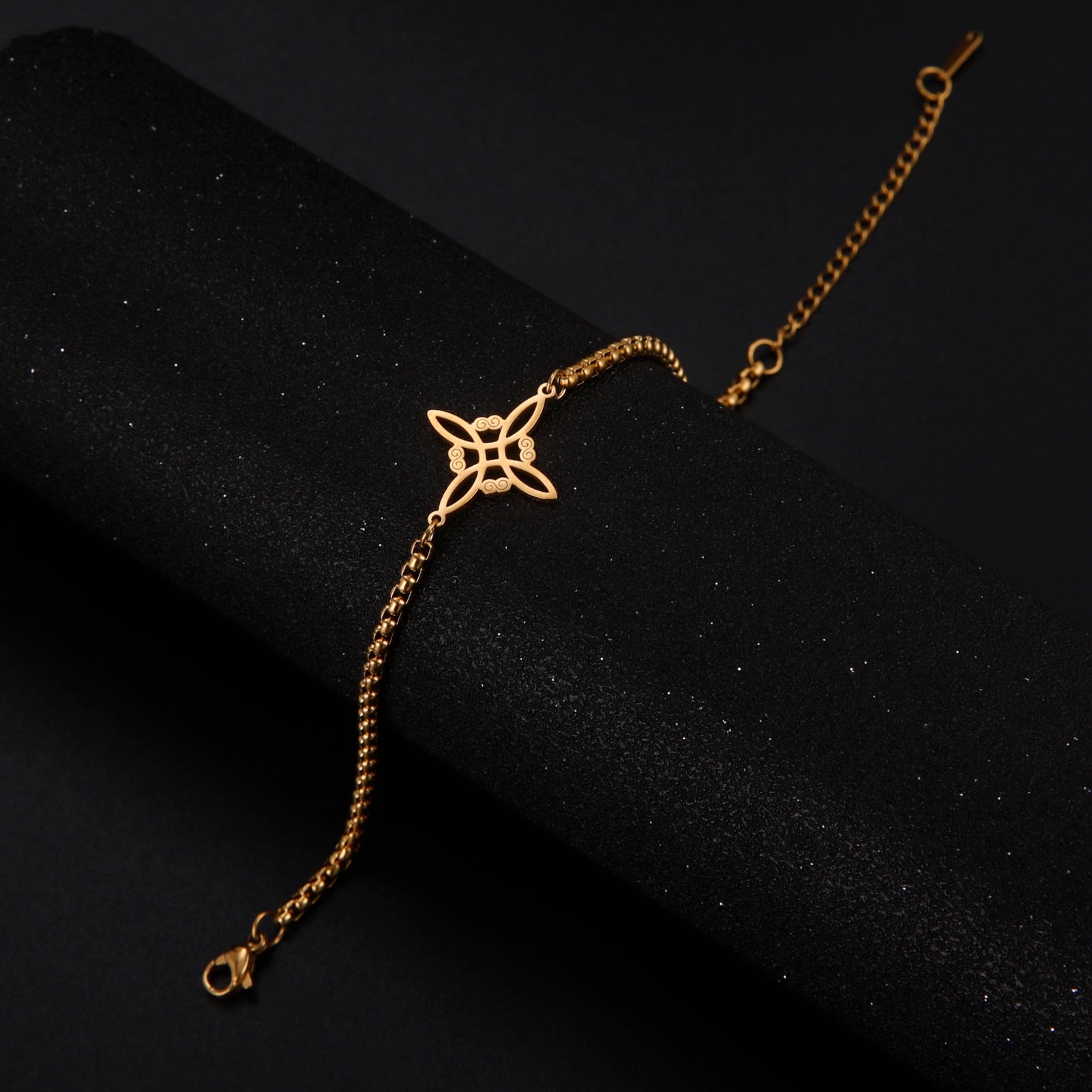 Witch Knot Charm Bracelet - Elementsofthewitch