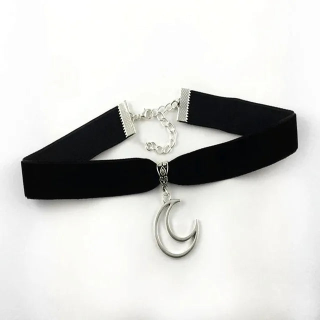 Crescent moon choker thick black velvet with jewelry large silver color charm gothic witchy choker gift fashion