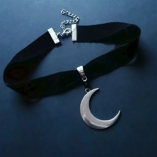 Crescent moon choker thick black velvet with jewelry large silver color charm gothic witchy choker gift fashion