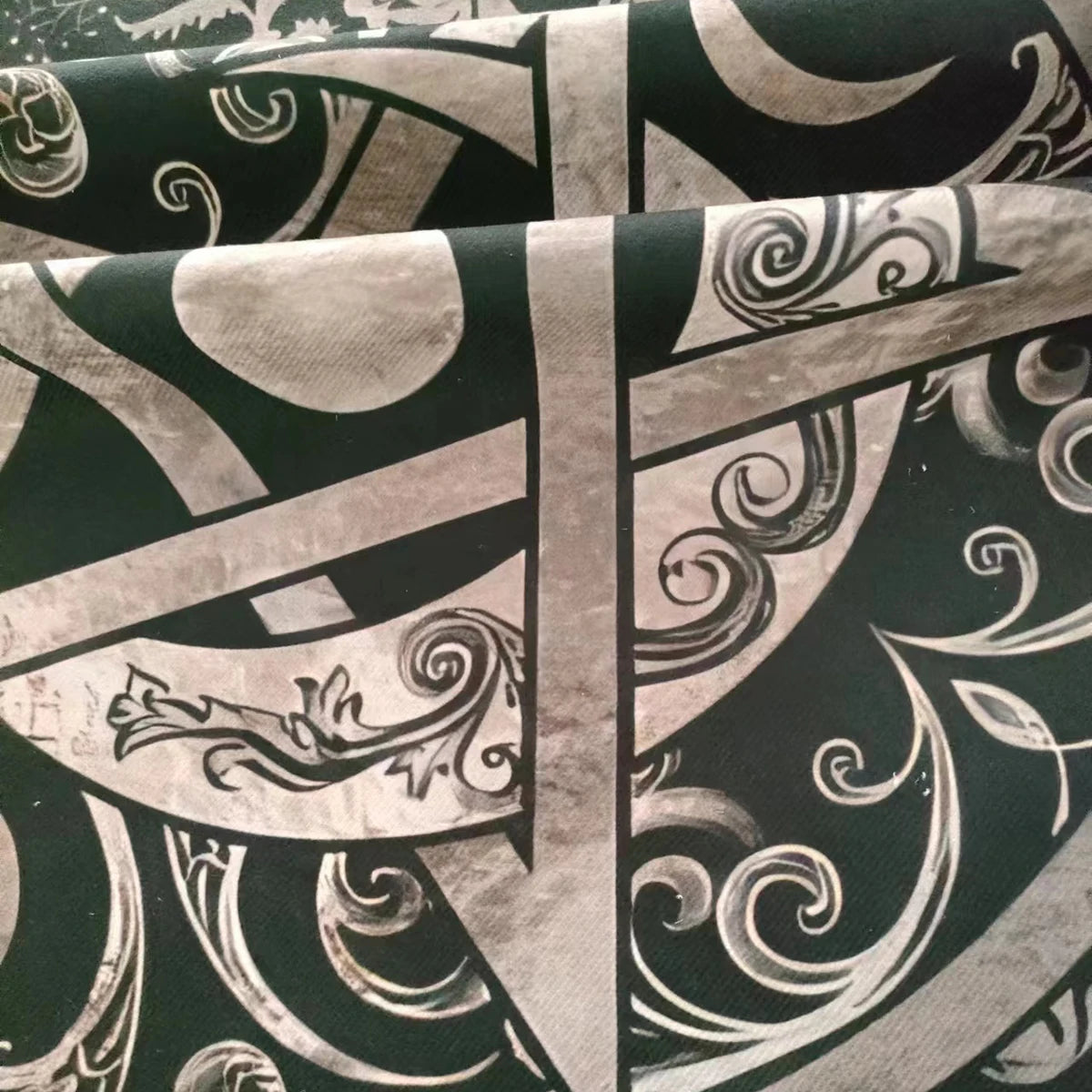 Hecate Goddess Cloth - Elementsofthewitch