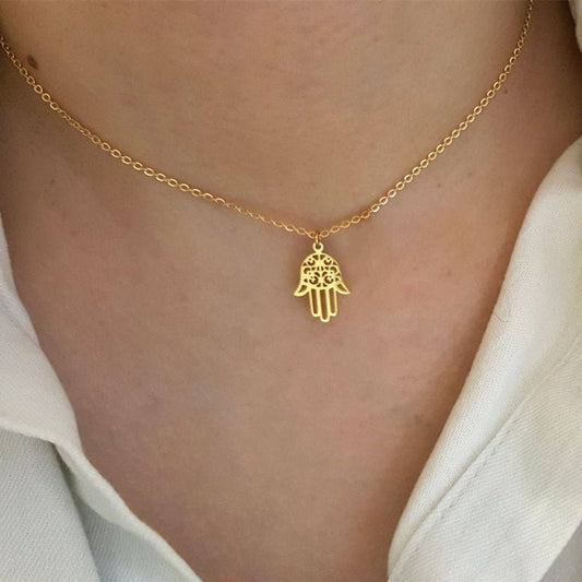 Luna Hamsa Hand Pendant Necklace - Elementsofthewitch